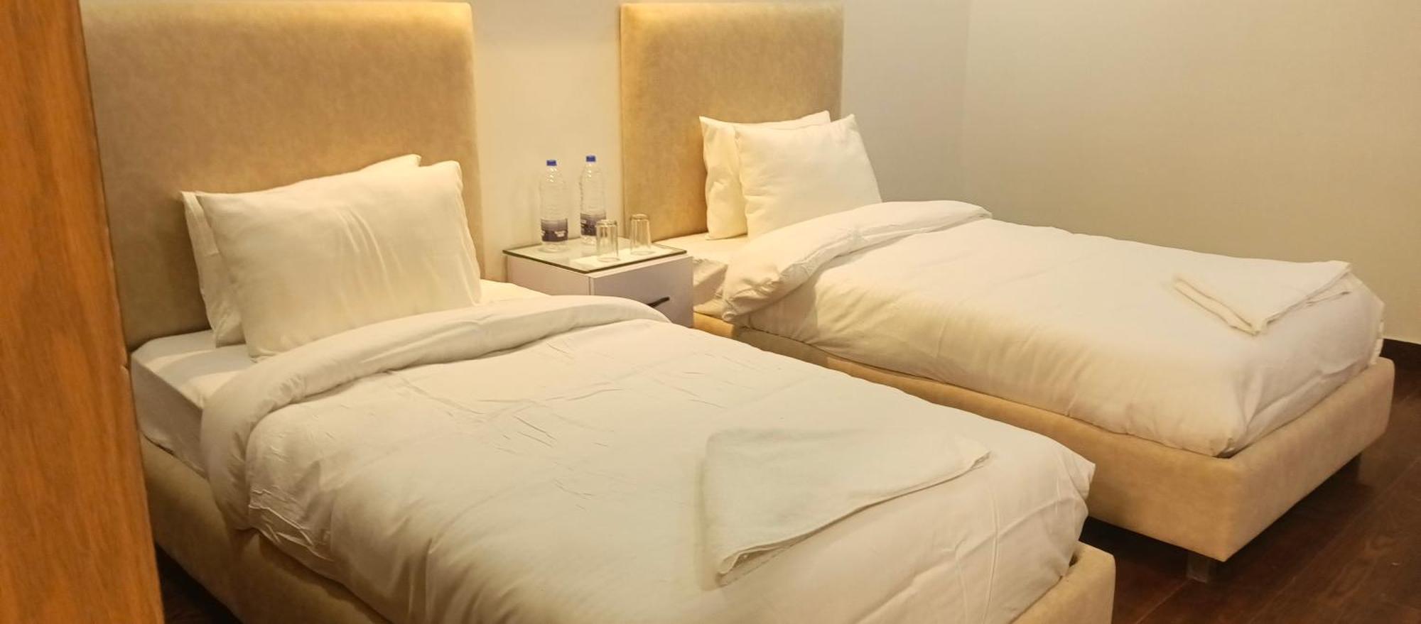 Hotel Elite Sector 45 I Gurgaon Central I Couple Friendly Buitenkant foto