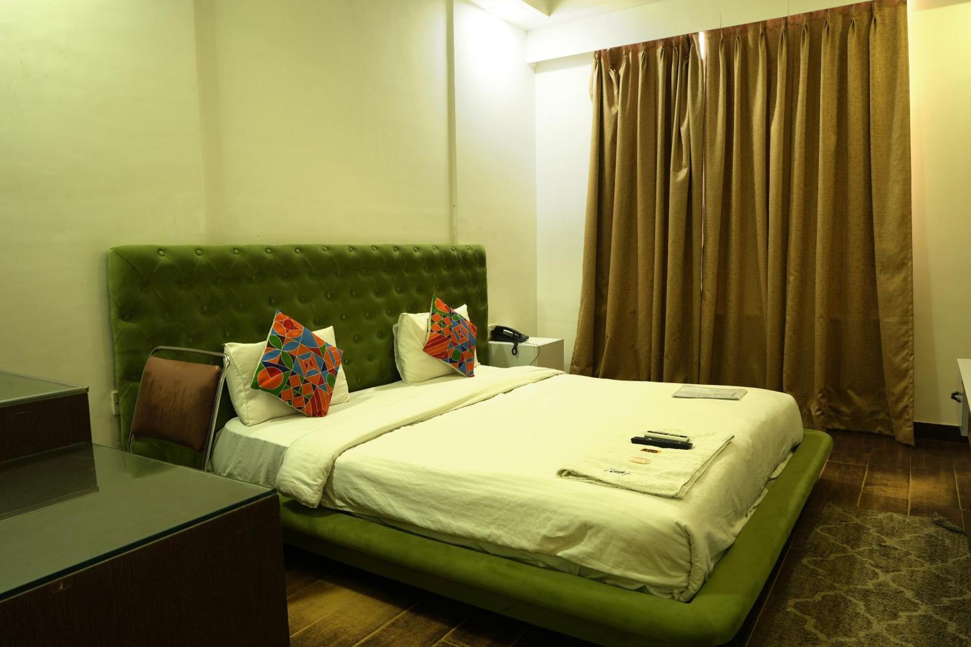 Hotel Elite Sector 45 I Gurgaon Central I Couple Friendly Buitenkant foto